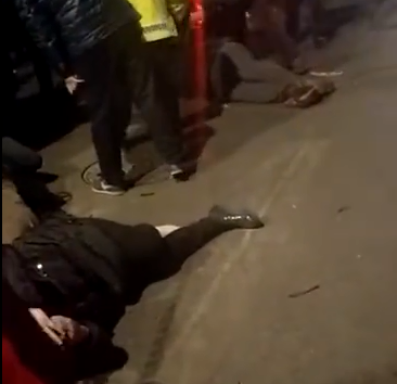 沈阳深夜三人被出租车撞飞二十多米 现场惨烈