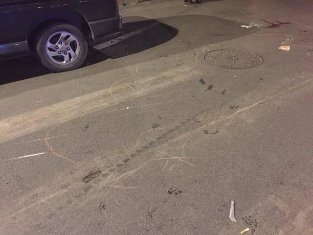沈阳深夜三人被出租车撞飞二十多米 现场惨烈
